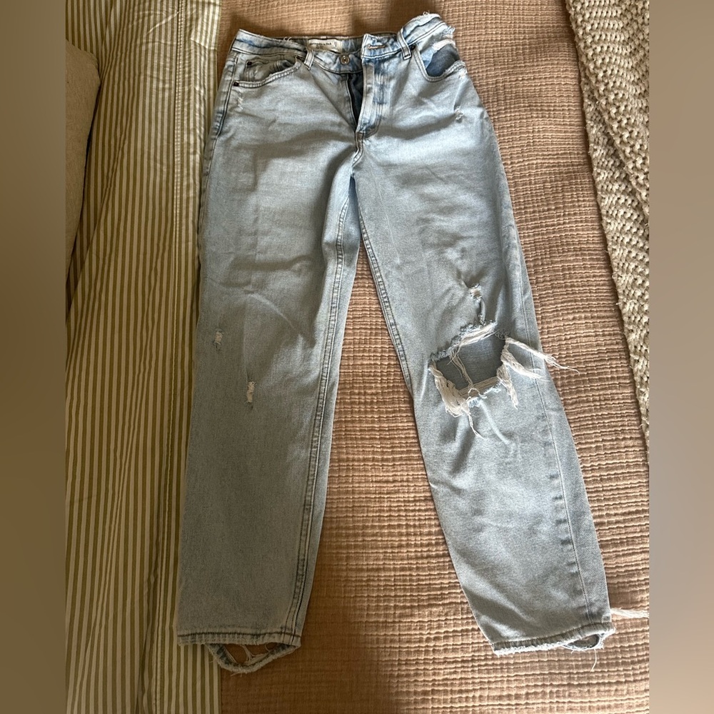 Abercrombie and Fitch, the mom Jean high rise
